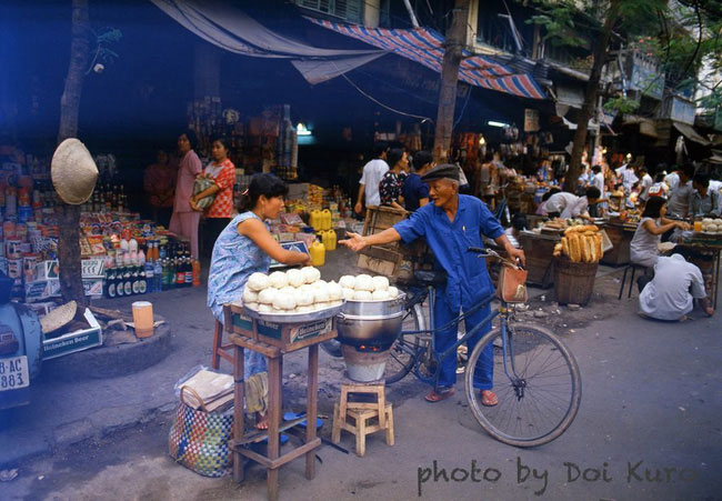 Picture 18 of Very interesting bunch of photos about bread in old Saigon
