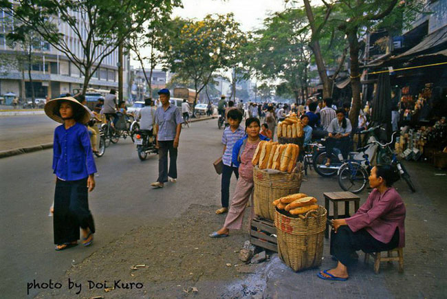 Picture 19 of Very interesting bunch of photos about bread in old Saigon