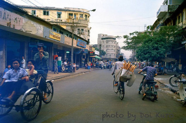 Picture 20 of Very interesting bunch of photos about bread in old Saigon