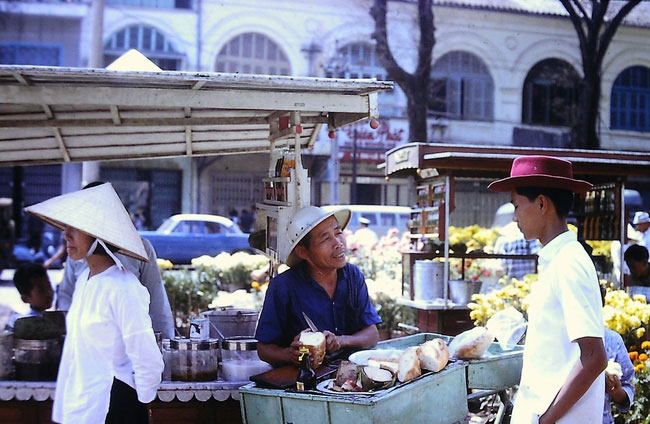 Picture 7 of Very interesting bunch of photos about bread in old Saigon