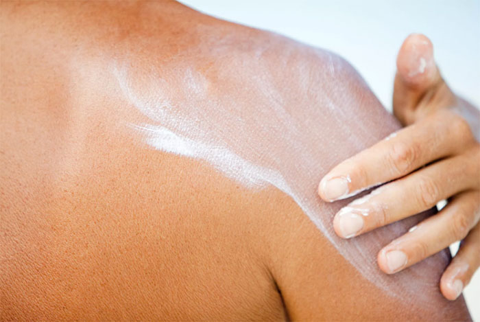 Picture 2 of What type of sunscreen should be used: Minerals or chemicals?
