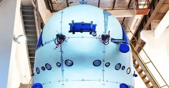 China built a 10,000m deep diving expedition ship