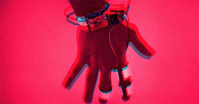 Gloves help control ... dreams