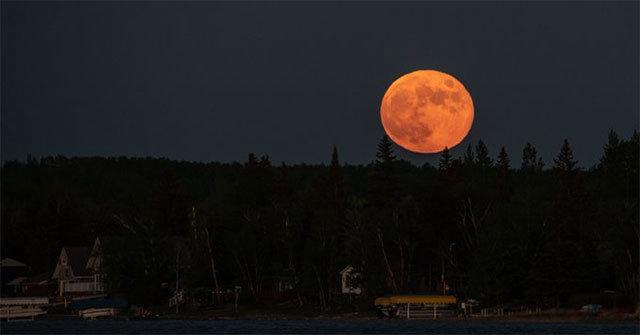 Impressive photos of the 6/6 lunar eclipse