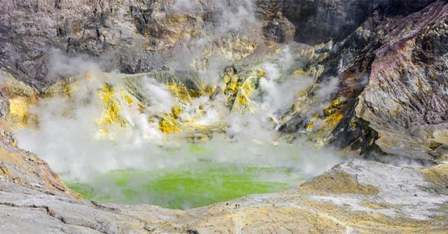 Island of death, visitors must wear a gas mask