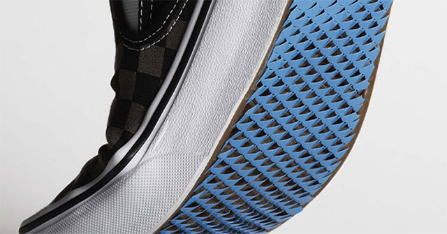 Snakeskin-inspired shoe sole design for increased grip