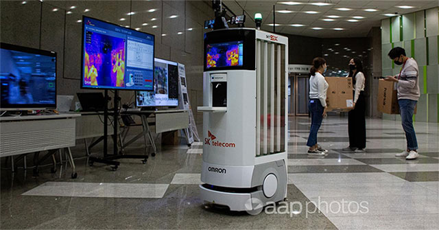South Korea developed the reminder robot to keep a distance