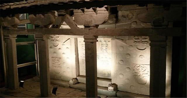 The legend of the uniquely valuable stone coffin is found in a unique ancient tomb