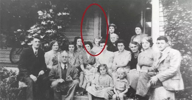 The picture of the great family gathering smiling but looking closely at everyone ...