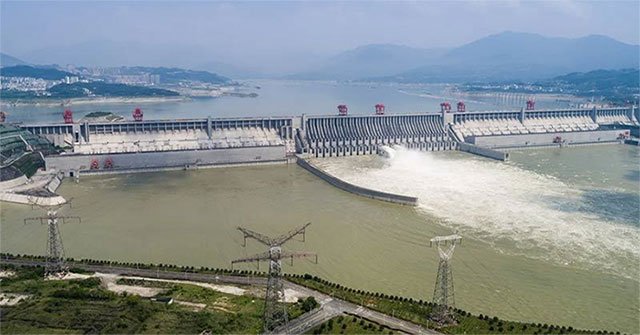 Three Gorges Dam - A masterpiece or disaster hovering over the head?