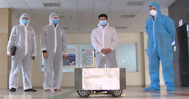 Vietnamese engineer builds floor cleaning robot to disinfect patient room