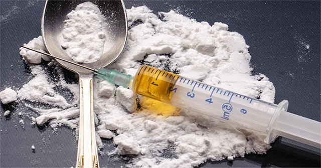 What happens to the body when using heroin?