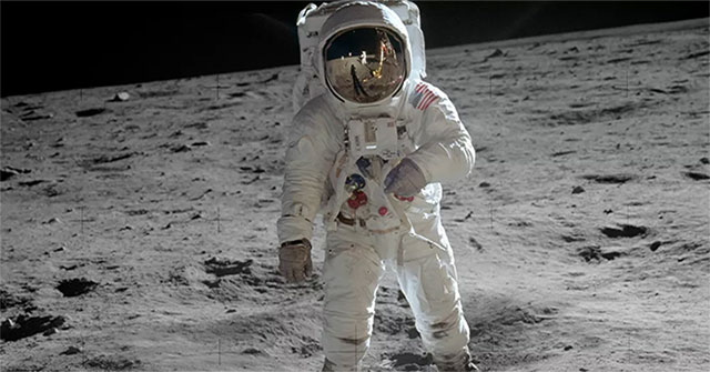 Why are people so hard to live on the Moon and Mars?