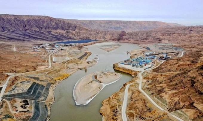 Picture 1 of 3D printed 180 m high hydroelectric dam on the Tibetan plateau