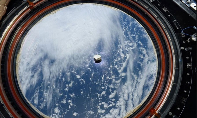 Picture 10 of 5 special objects on the NASA robot that landed on Mars