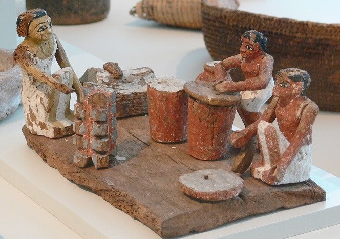 Picture 5 of 9 unbelievable modern lifestyles of ancient Egyptians