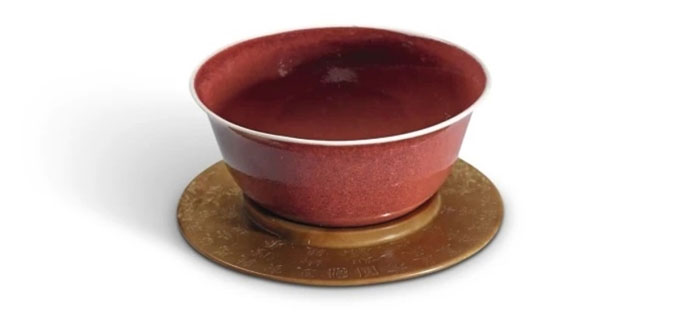 Picture 2 of A nearly 600-year-old bowl from the Ming Dynasty is valued at $1.9 million.