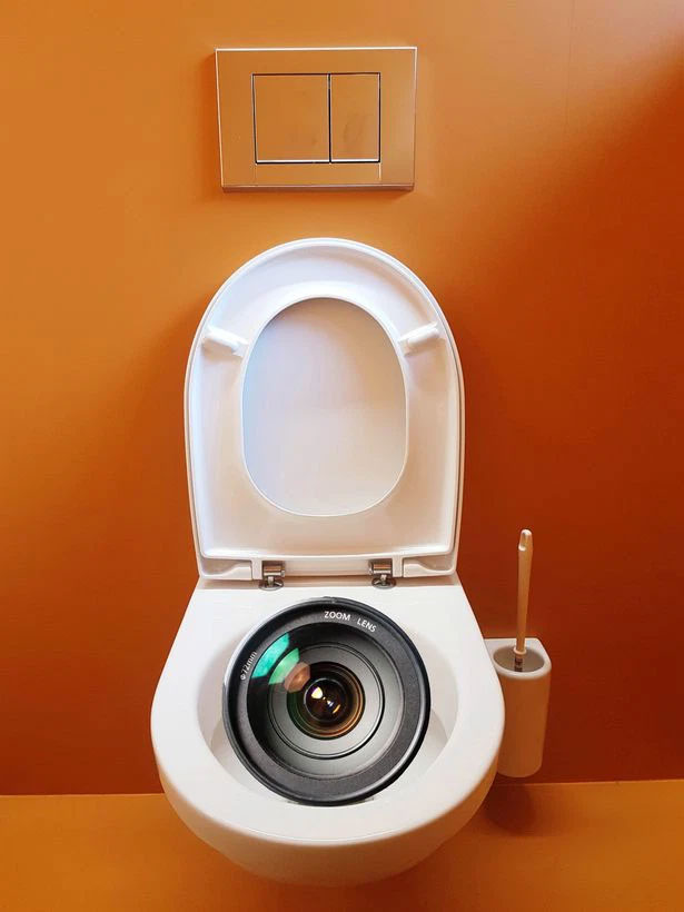 A really smart toilet, even with a camera to detect the owner's anal pattern Picture 7