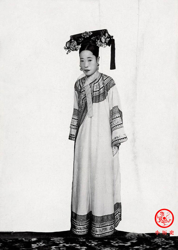 Picture 3 of A series of photos of the imperial harem of Emperor Guangxu of the Qing Dynasty: The empress with a hunched back, the concubines plump.