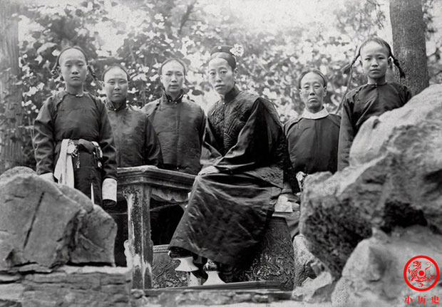 Picture 4 of A series of photos of the imperial harem of Emperor Guangxu of the Qing Dynasty: The empress with a hunched back, the concubines plump.