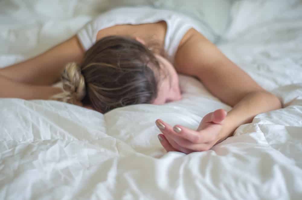 A skill learned at school helps daughter save her mother's life when she hears abnormal snoring Picture 1
