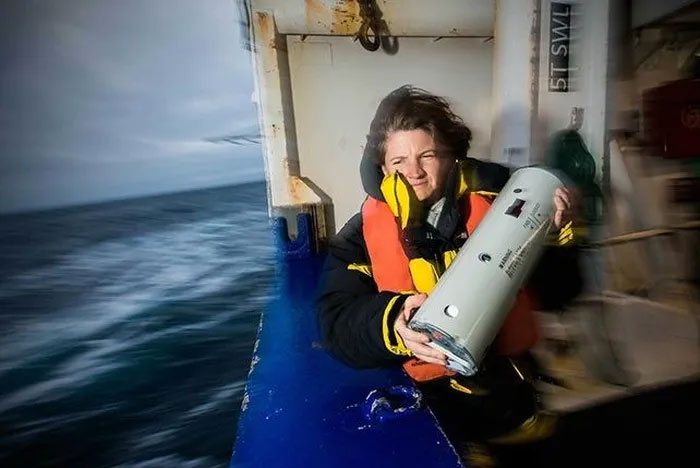 Picture 2 of A startling new discovery about the sound of blue whales