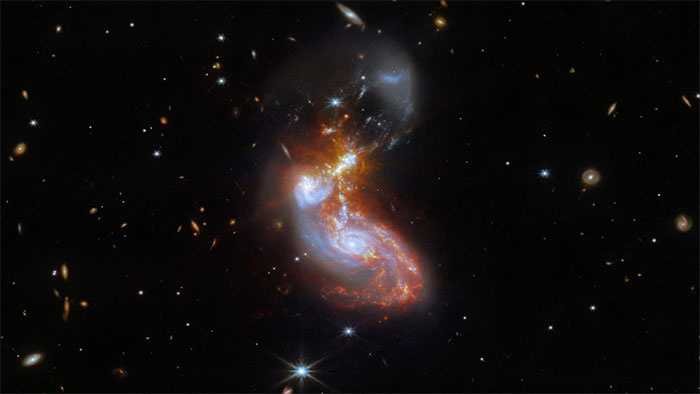 Picture 4 of Admire spectacular images of the universe through the James Webb telescope