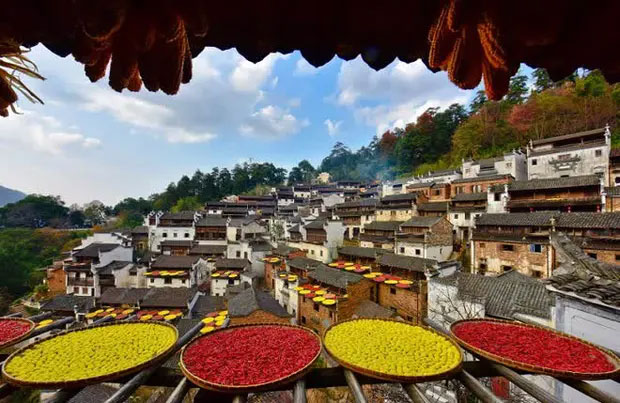 Admire the 8 most poetic villages in the world, beautiful like a fairyland Picture 7