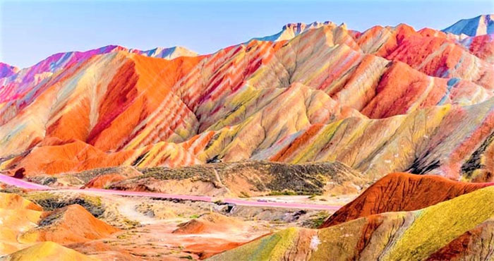 Admire the magnificent natural marvels Picture 1