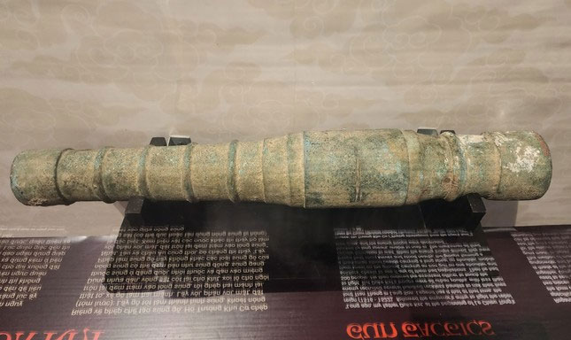 Picture 6 of Admire the oldest stone in Vietnam dating back nearly 3 billion years