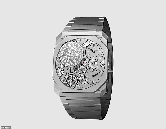 Picture 4 of Admire the world's thinnest mechanical watch