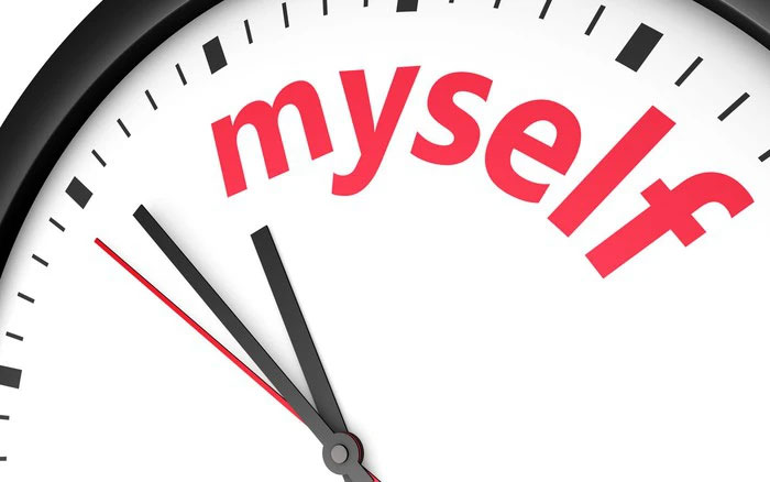 After a tiring day of work, why do you still try to stay up all night scrolling on your phone? Picture 6
