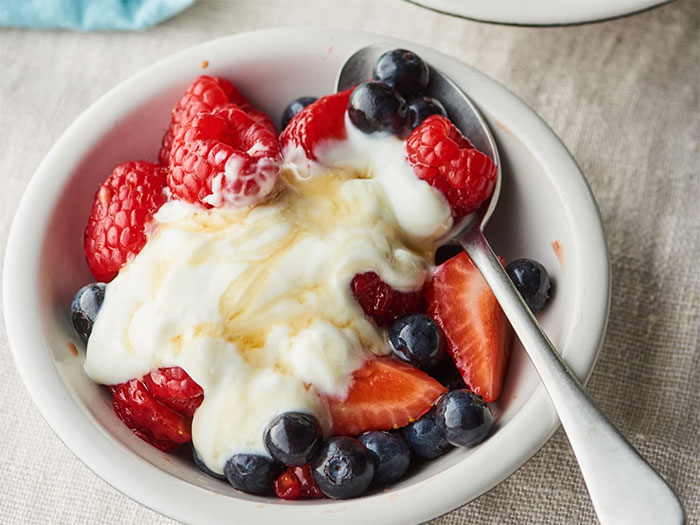 After age 50, American experts recommend eating a lot of these fruits to stay young, control blood sugar, and 'stop' cancer. Picture 3