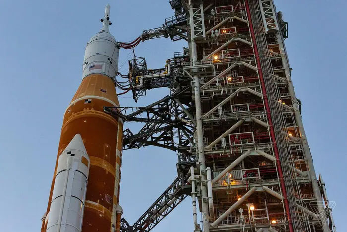 America's 2,875-ton 'machine' on the launch pad: Beating Saturn V, becoming the most powerful rocket in the world Picture 17