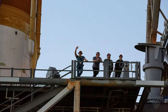 America's 2,875-ton 'machine' on the launch pad: Beating Saturn V, becoming the most powerful rocket in the world Picture 18