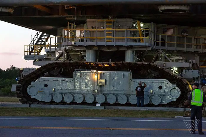 America's 2,875-ton 'machine' on the launch pad: Beating Saturn V, becoming the most powerful rocket in the world Picture 19