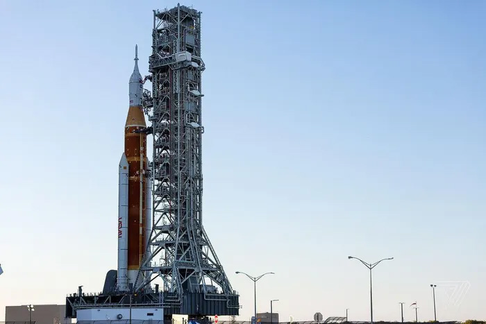 America's 2,875-ton 'machine' on the launch pad: Beating Saturn V, becoming the most powerful rocket in the world Picture 8