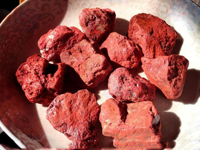 Picture 1 of Ancient beauties were crazy about painting their lips red to seduce men: Who would have thought that this thing is extremely poisonous!