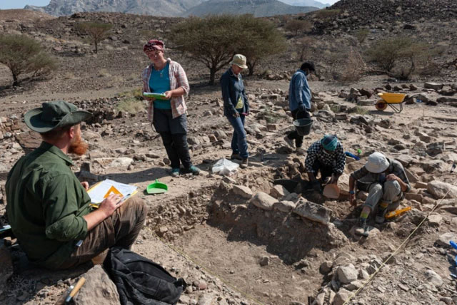 Archaeologists unearth 'thousand year game' in Oman Picture 2