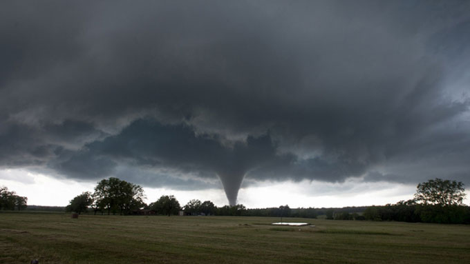 Picture 1 of Are tornadoes linked to climate change?