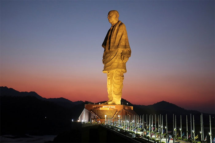 Picture 11 of Be amazed by the 12 tallest statues in the world.