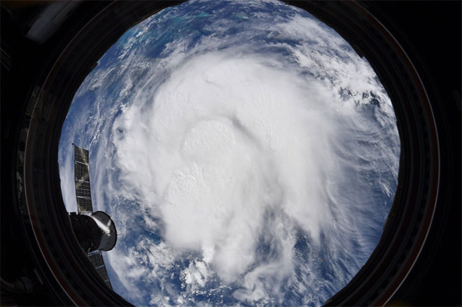 Picture 16 of Beautiful set of photos: Viewing Earth from the International Space Station