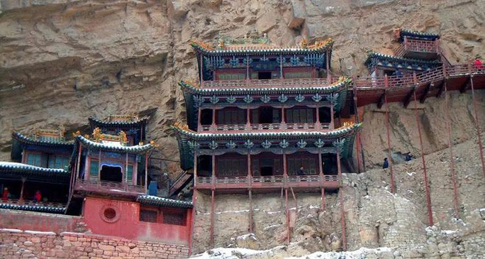 Picture 3 of Buildings built in unbelievable locations
