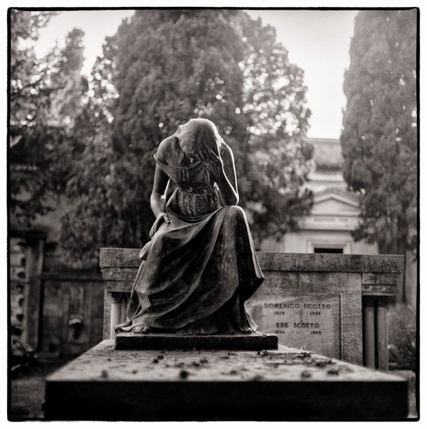 Cemetery in Italy with haunted art architecture, attracting tourists around the world because it is so impressive Picture 7