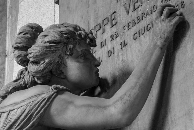 Cemetery in Italy with haunted art architecture, attracting tourists around the world because it is so impressive Picture 8