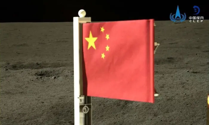 Picture 1 of China plants flag on the dark side of the moon