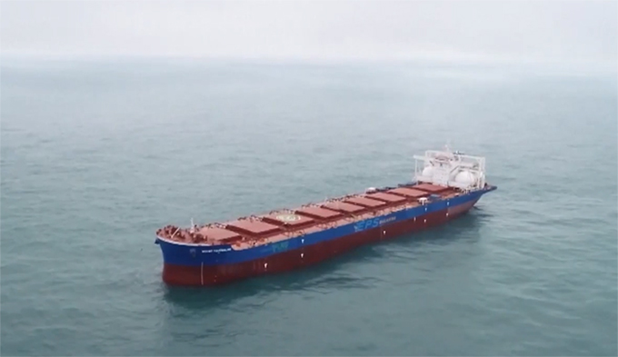 China shipped a 210,000-ton super cargo ship Picture 1