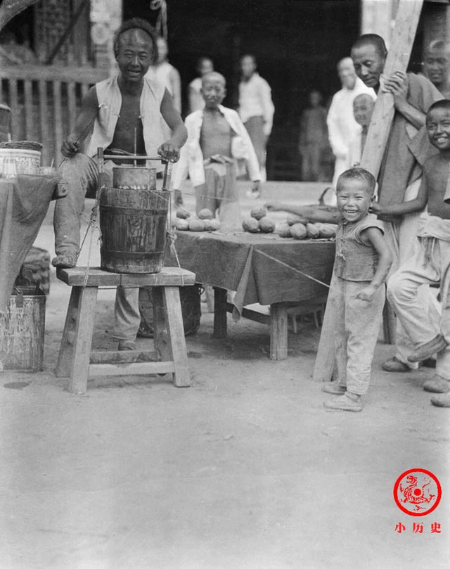 Picture 10 of Close-up of the process of harvesting winter ice to make 'air conditioners' for the Emperor at the end of the Qing Dynasty