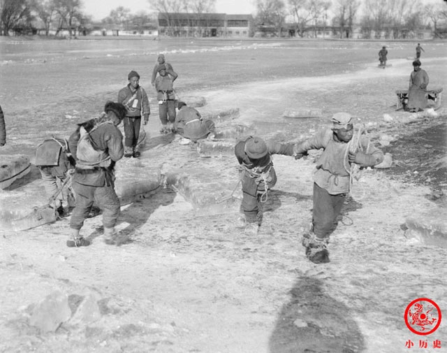 Picture 4 of Close-up of the process of harvesting winter ice to make 'air conditioners' for the Emperor at the end of the Qing Dynasty