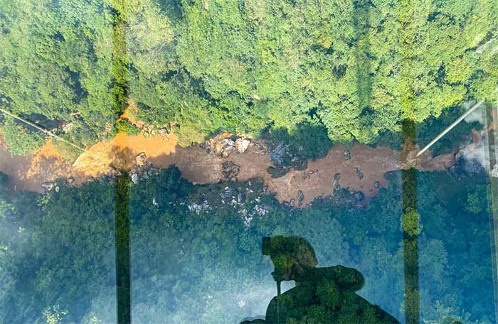 Picture 9 of Close-up of the world's longest pedestrian glass bridge, visitors try 'thrills' when visiting